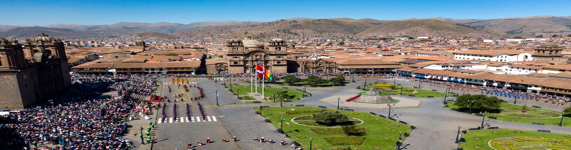 The Spectacular Parade of Allegories: Showcasing Cusco's University Spirit