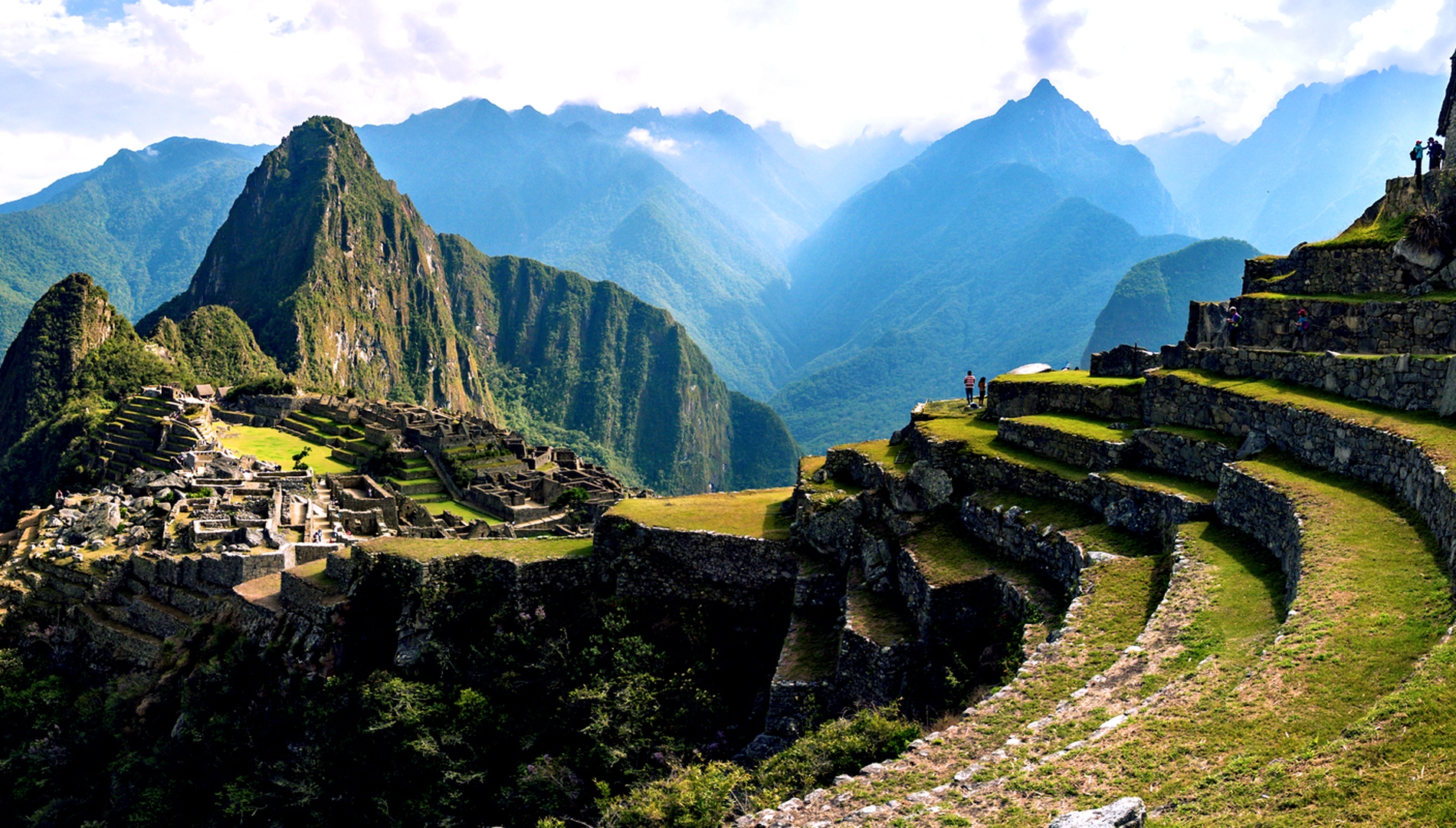 A panoramic view of the Machu Picchu archaeological site.