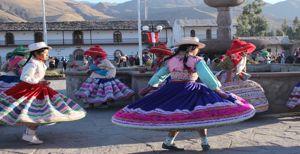 Not only can you see the stunning Colca Canyon and impressive Andean condors. On an Arequipa to Colca Canyon tour, you can visit traditional villages that offer a glimpse into the rich culture and way of life of the Andean people. Head to Chivay, Cabanaconde, Yanque and Coporaque!