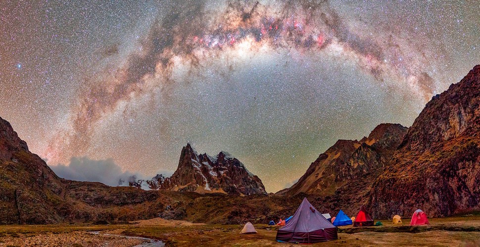 Experiencing the Milky Way over the Andes when you visit Peru is a truly awe-inspiring sight. The Andes mountain range offers some of the best stargazing opportunities in the world, thanks to its high altitude, clear skies, and minimal light pollution.