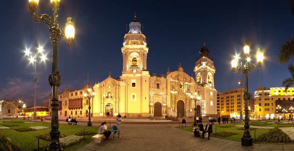 Lima is divided into several districts, each with its own unique character. Miraflores and Barranco are popular among tourists for their lively atmosphere, trendy shops, and stunning views of the ocean. They are also the safest neighborhoods for tourists on their Peru tour packages.