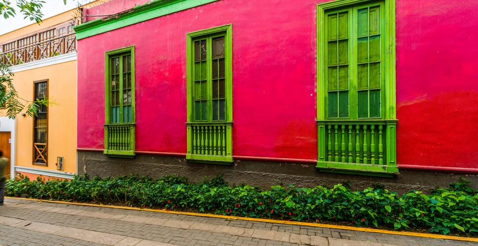 When you travel to Lima Peru, Barranco is one of the safest neighborhoods to stay. Barranco is known for its bohemian and artistic atmosphere. characterized by colorful colonial buildings, art galleries, trendy bars, and live music venues.