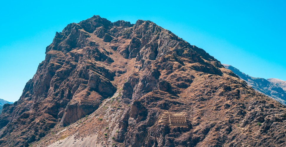 Discover Pinkuylluna, an ancient Inca site overlooking Ollantaytambo ruins. Make sure you take altitude precautions. This ensures a safe and enjoyable visit to this stunning archaeological site on your Cusco day trips.