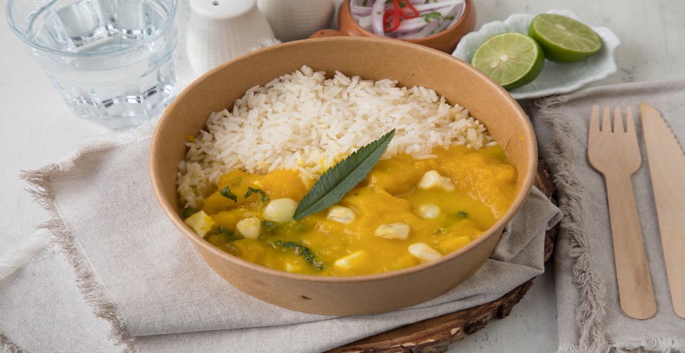 Locro de zapallo is a beloved Peruvian stew featuring zapallo squash, potatoes, and a blend of spices. This hearty vegan dish is easy to prepare and bursting with flavor, making it a favorite among locals and visitors alike. Learn how toprepare in a cooking class in Cusco!
