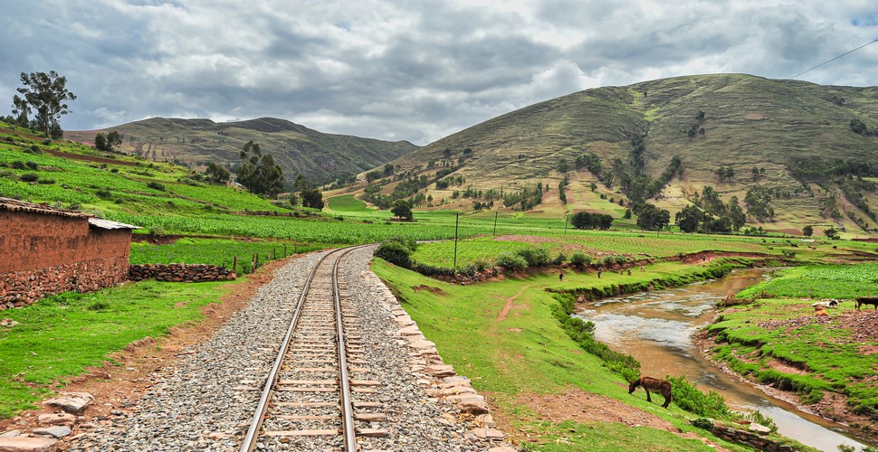 Experience the beauty and history of the Sacred Valley on a scenic Sacred Valley tour from Cusco, by train. Marvel at the spectacular landscapes of the Ande and the lush Sacred Valley as you travel through traditional Andean villages and ancient Inca sites. 