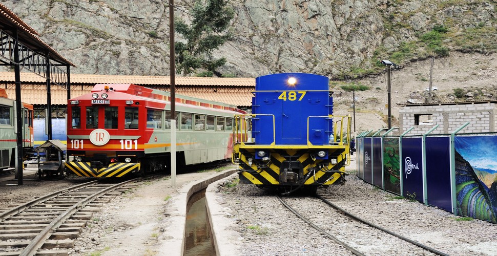The PeruRail Titicaca train offers a luxurious experience with elegant dining cars and spacious seats. This train travels between Cusco and Puno, passing through the stunning Andean landscape and offering views of Lake Titicaca. Find this train and more on our Luxury Machu Picchu Packages.